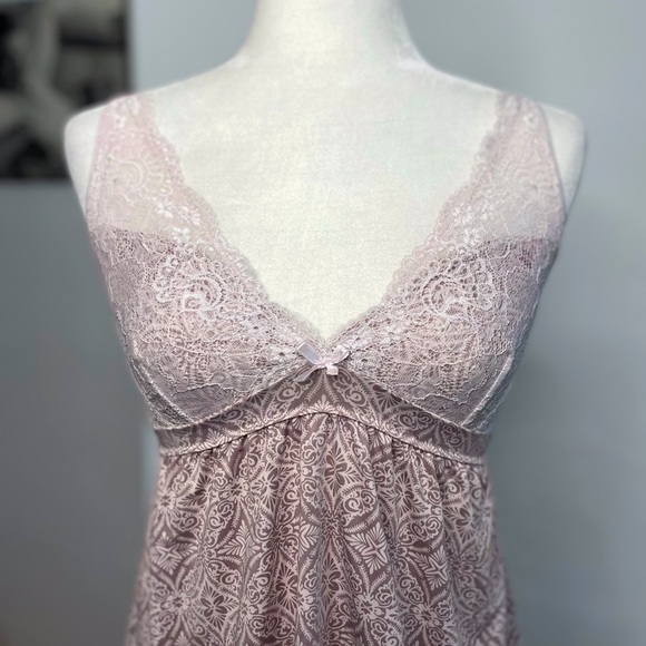 Y2K Lace Trim Cami Top - Picture 2 of 10